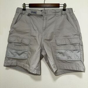 Columbia Men's Large PFG Half Moon Shorts Beige Cargo Fishing Camp